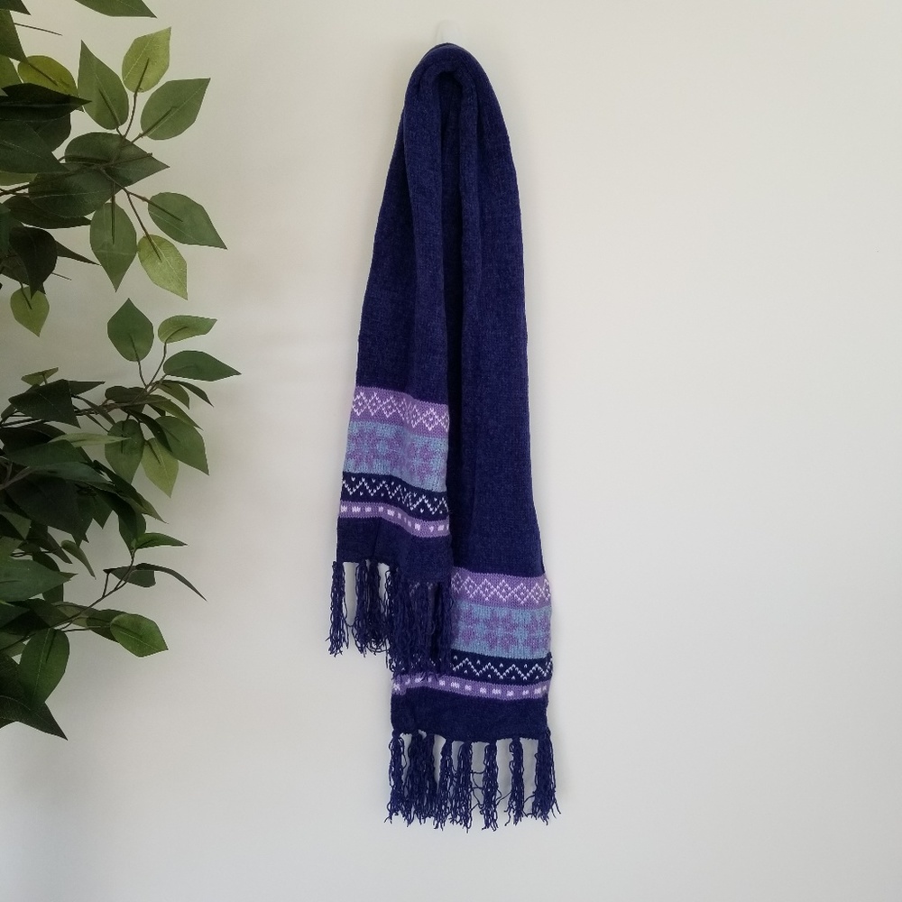 ⭐ 3/$20 Blue & Purple Snowflake Knit Fringe Scarf
